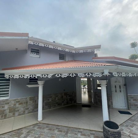 Les Appart Villa Sunbay Caraibes Avec Piscine Privative Vue Mer Et Montagne Le François Esterno foto