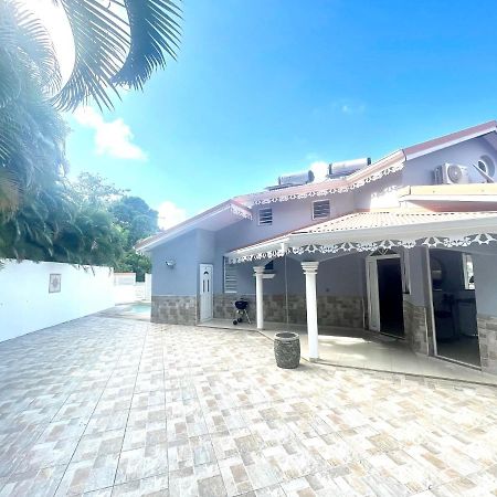 Les Appart Villa Sunbay Caraibes Avec Piscine Privative Vue Mer Et Montagne Le François Esterno foto