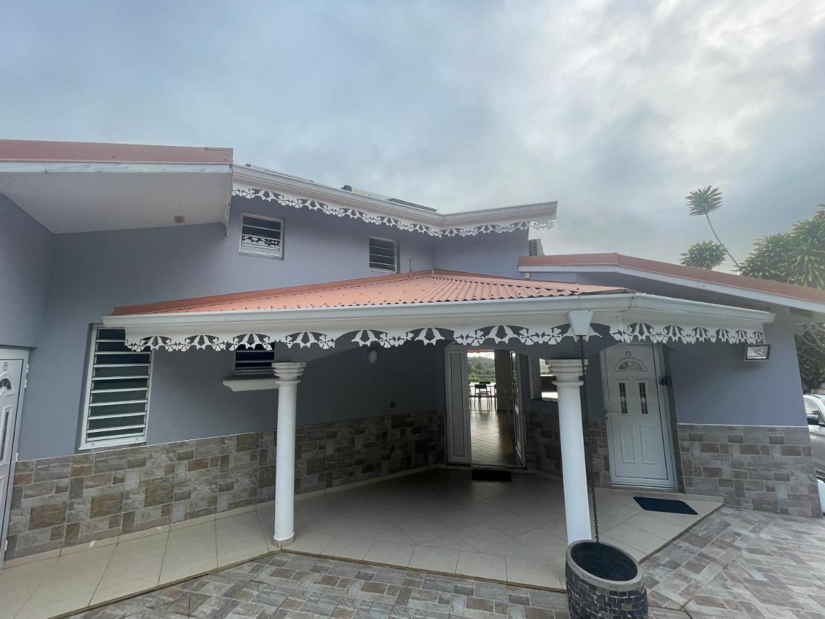 Les Appart Villa Sunbay Caraibes Avec Piscine Privative Vue Mer Et Montagne Le François Esterno foto
