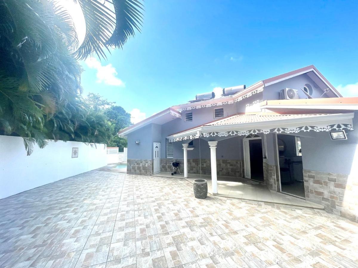 Les Appart Villa Sunbay Caraibes Avec Piscine Privative Vue Mer Et Montagne Le François Esterno foto