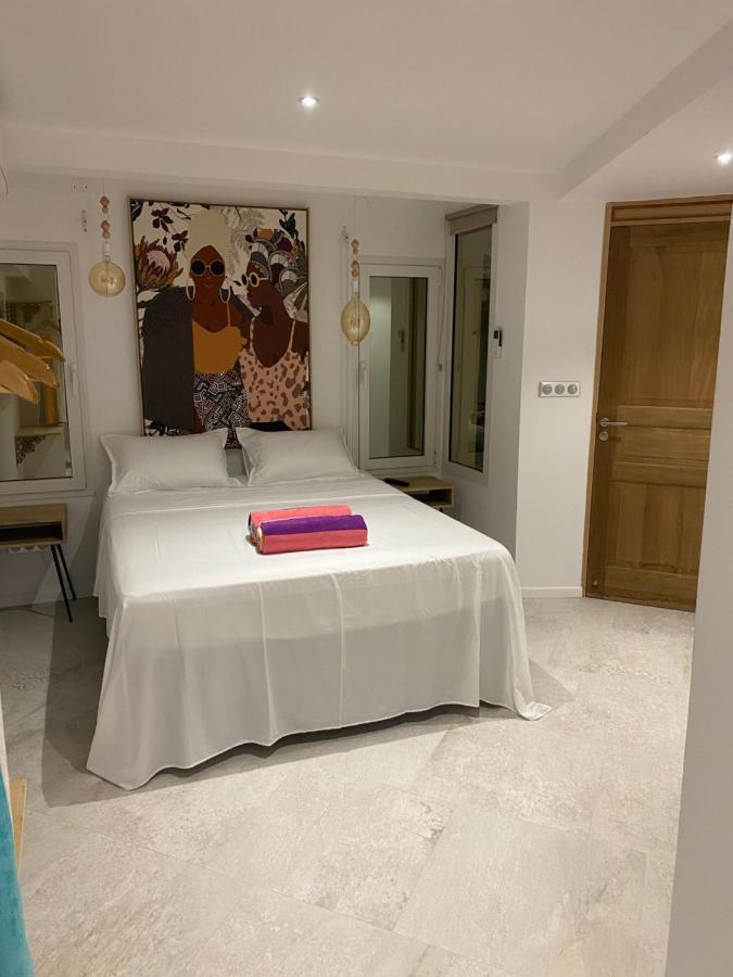 Les Appart Villa Sunbay Caraibes Avec Piscine Privative Vue Mer Et Montagne Le François Esterno foto