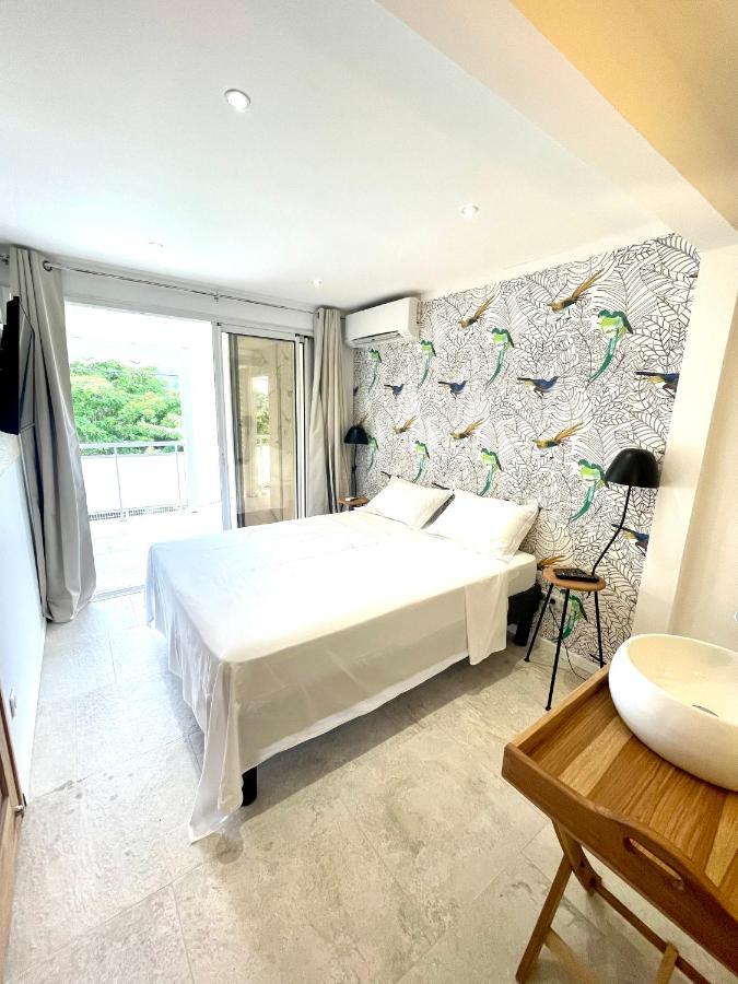 Les Appart Villa Sunbay Caraibes Avec Piscine Privative Vue Mer Et Montagne Le François Esterno foto