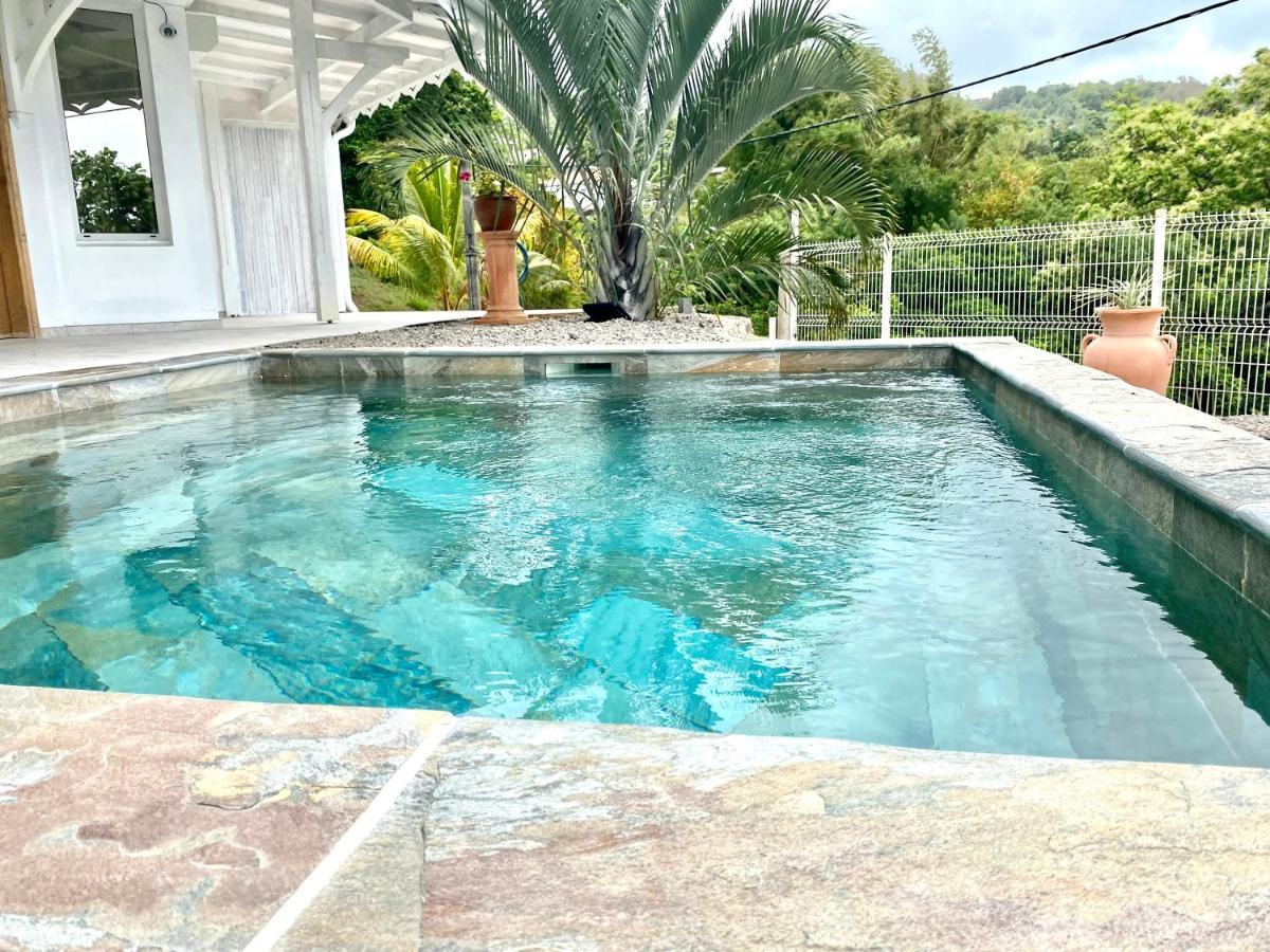 Les Appart Villa Sunbay Caraibes Avec Piscine Privative Vue Mer Et Montagne Le François Esterno foto